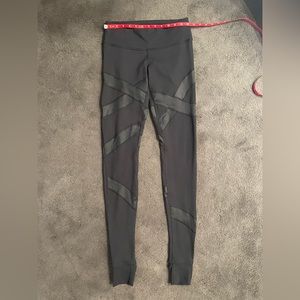 Lululemon black stirrup leggings 6